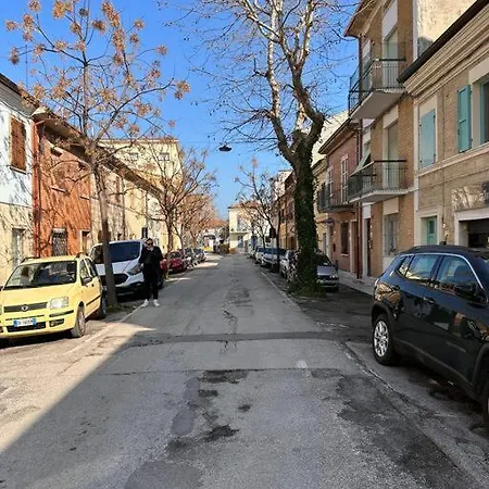 Casetta Sul Mare Feriehus Fano (Pesaro and Urbino)